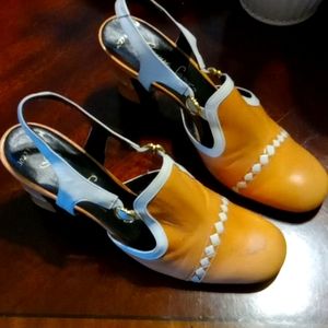 Vintage Peach Round Toes Pumps